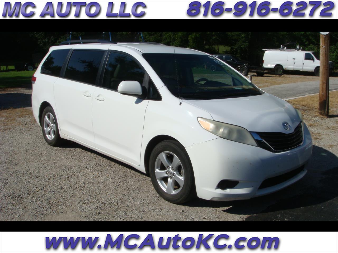 2013 Toyota Sienna LE FWD 8-Passenger V6