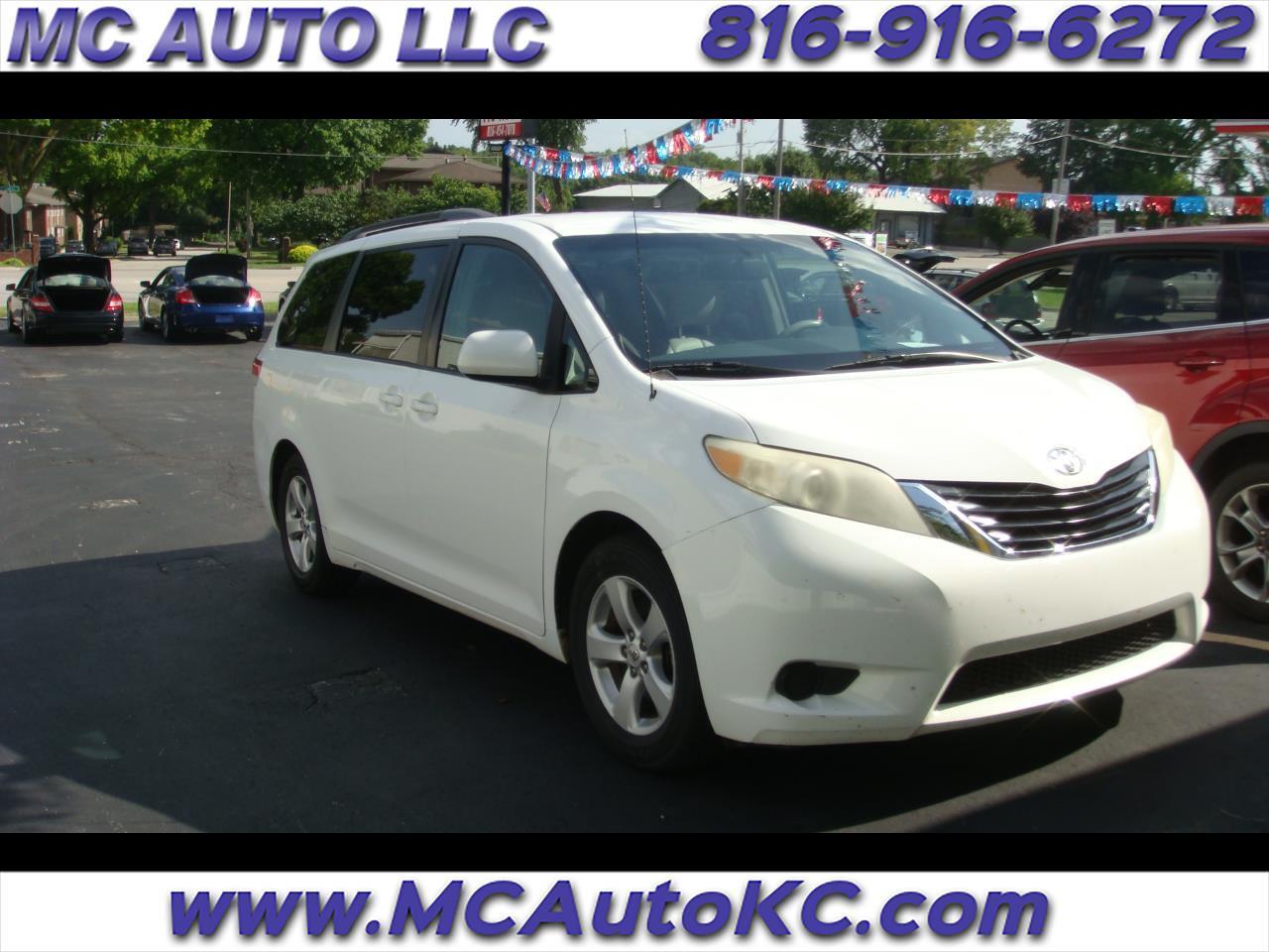 2013 Toyota Sienna LE 8-Passenger Seating