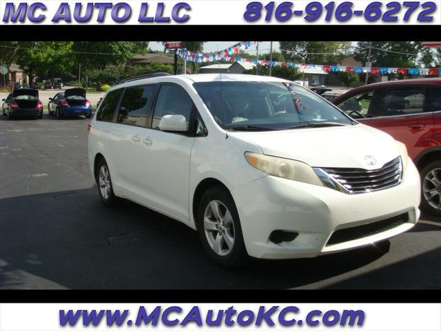 2013 Toyota Sienna LE 8-Passenger