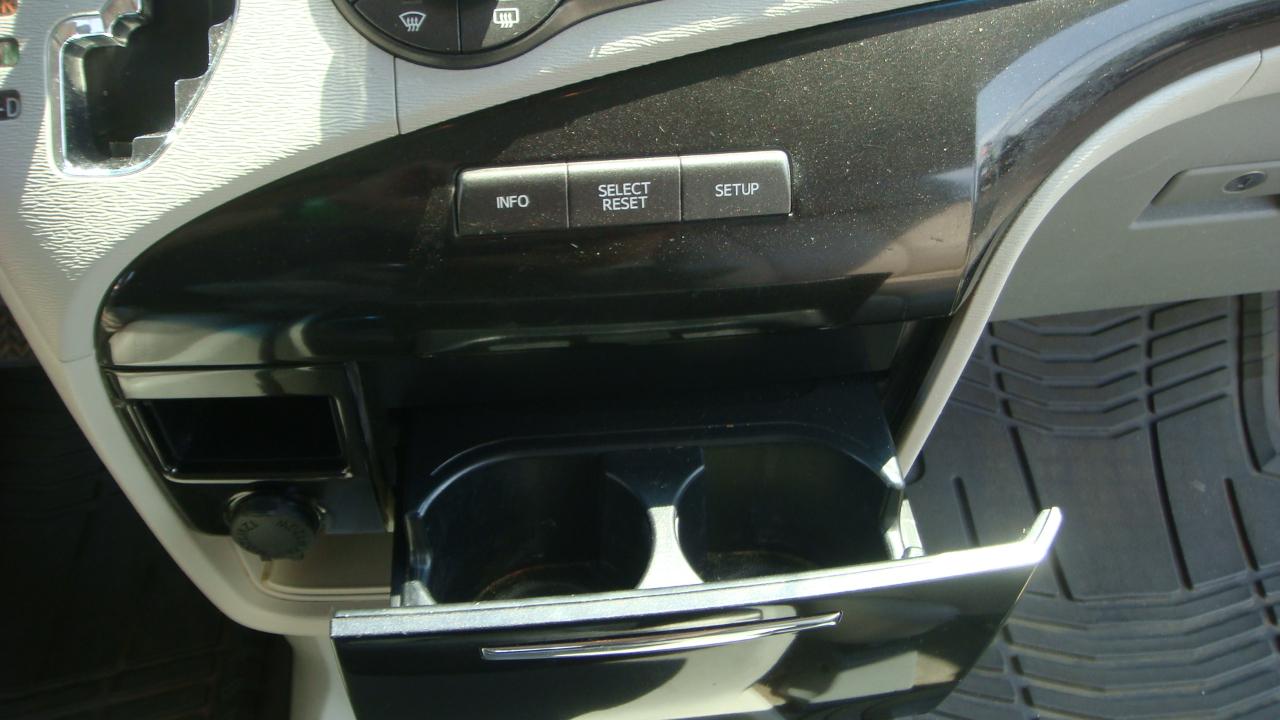 Toyota Sienna LE 8-Passenger Seating 2013