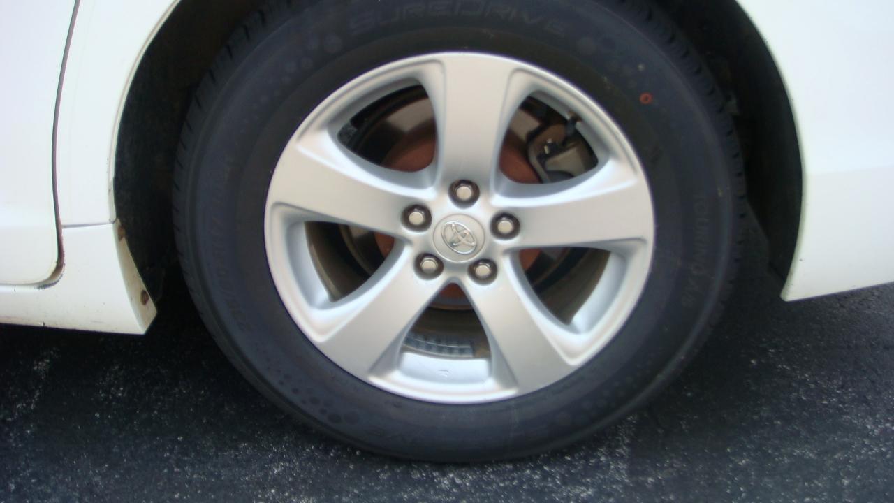 Toyota Sienna LE 8-Passenger Seating 2013