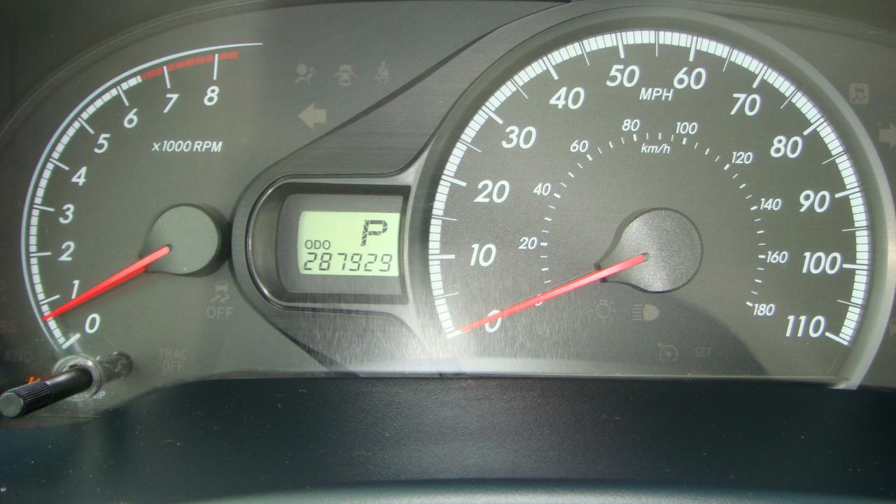 Toyota Sienna LE 8-Passenger Seating 2013