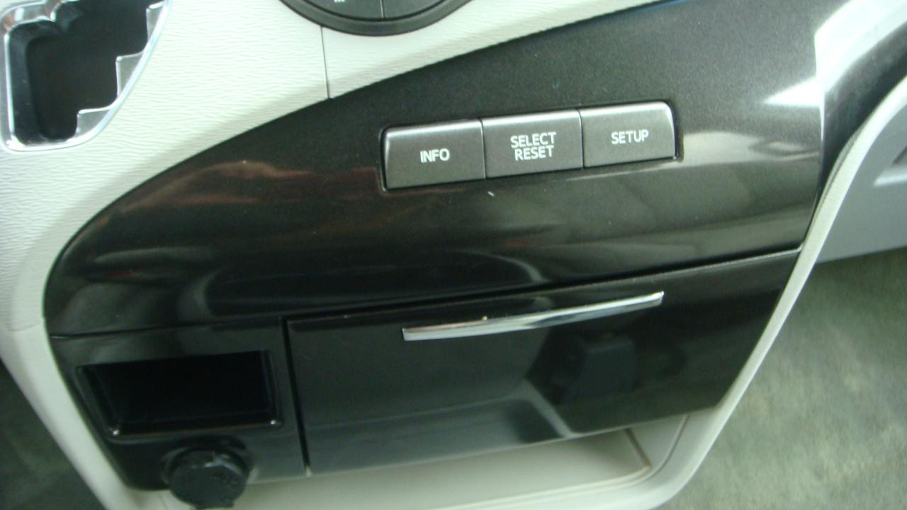 Toyota Sienna LE 8-Passenger Seating 2013