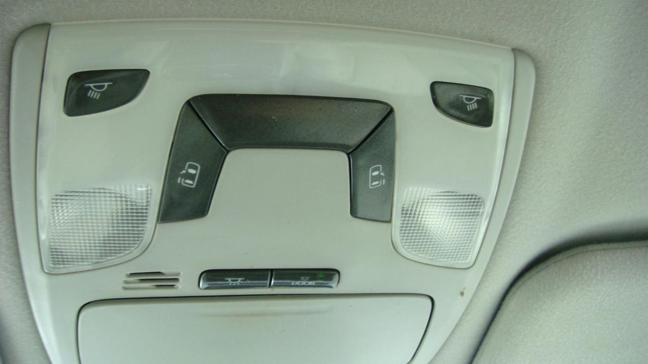 Toyota Sienna LE 8-Passenger Seating 2013