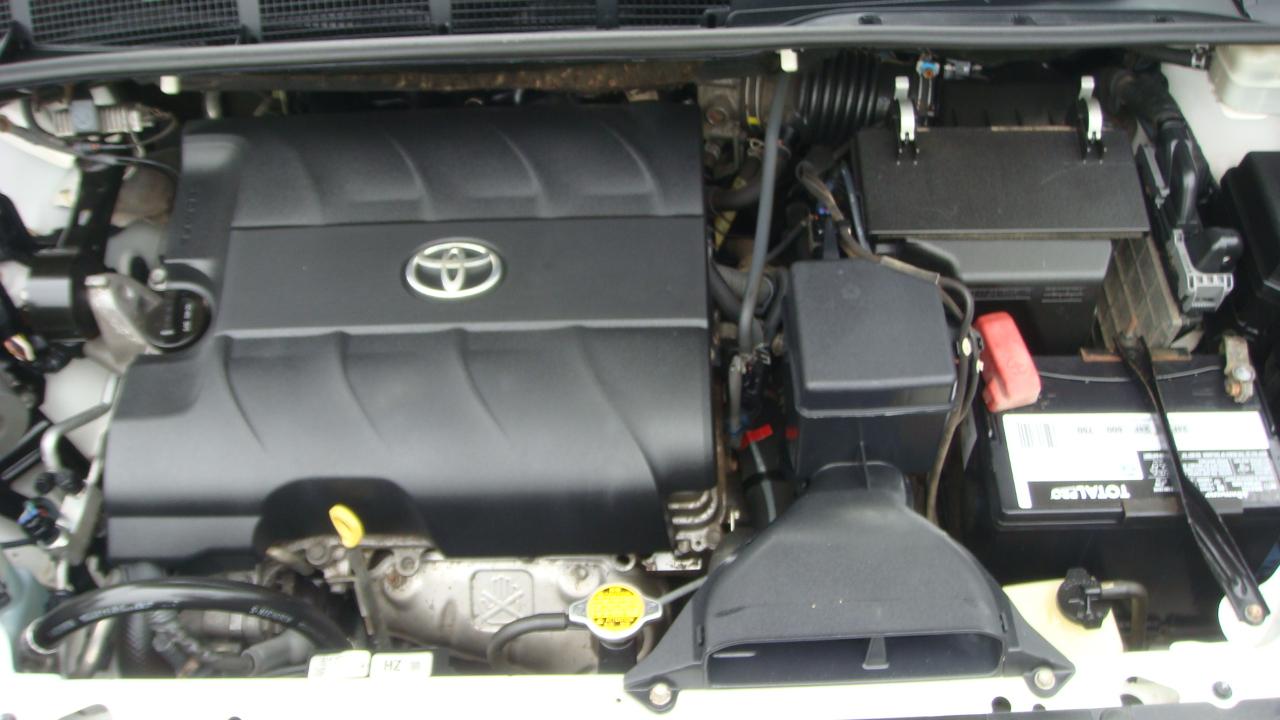 Toyota Sienna LE 8-Passenger Seating 2013