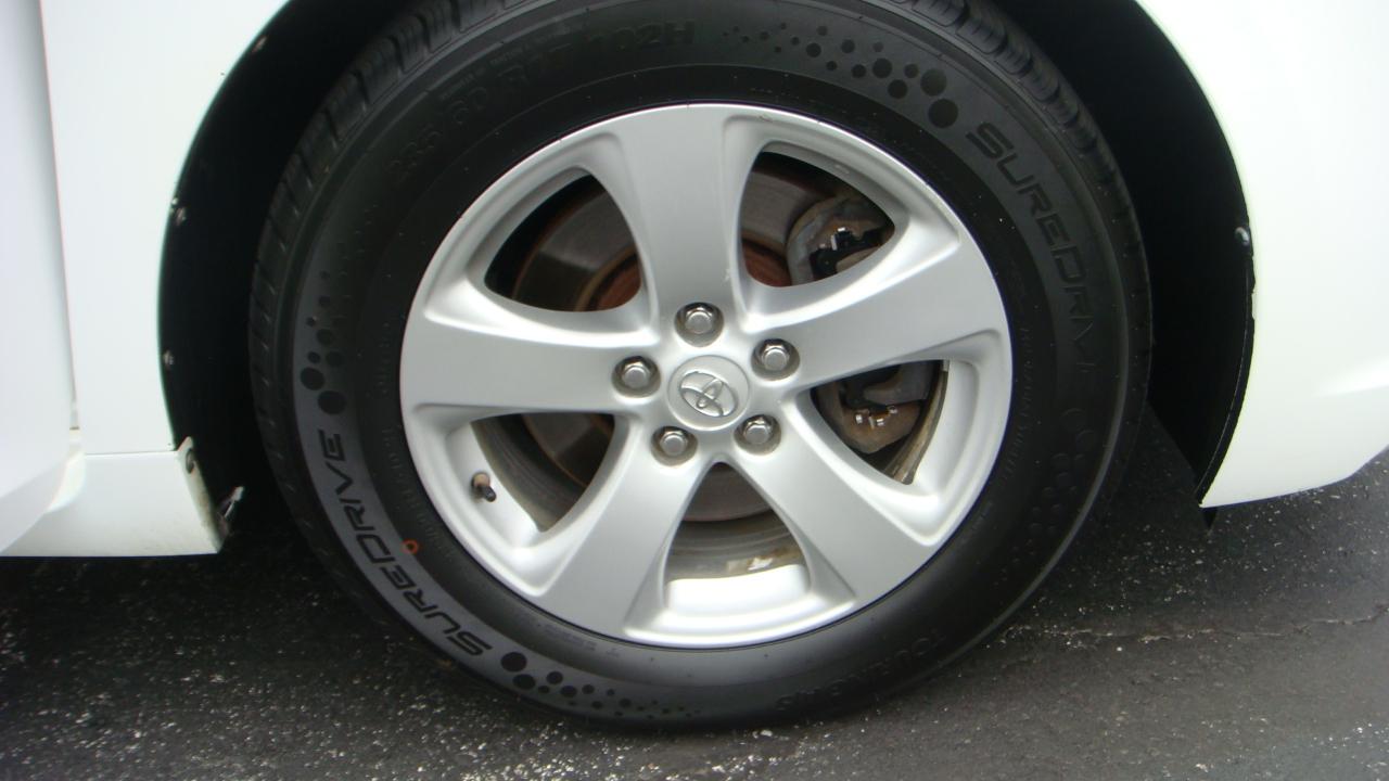 Toyota Sienna LE 8-Passenger Seating 2013