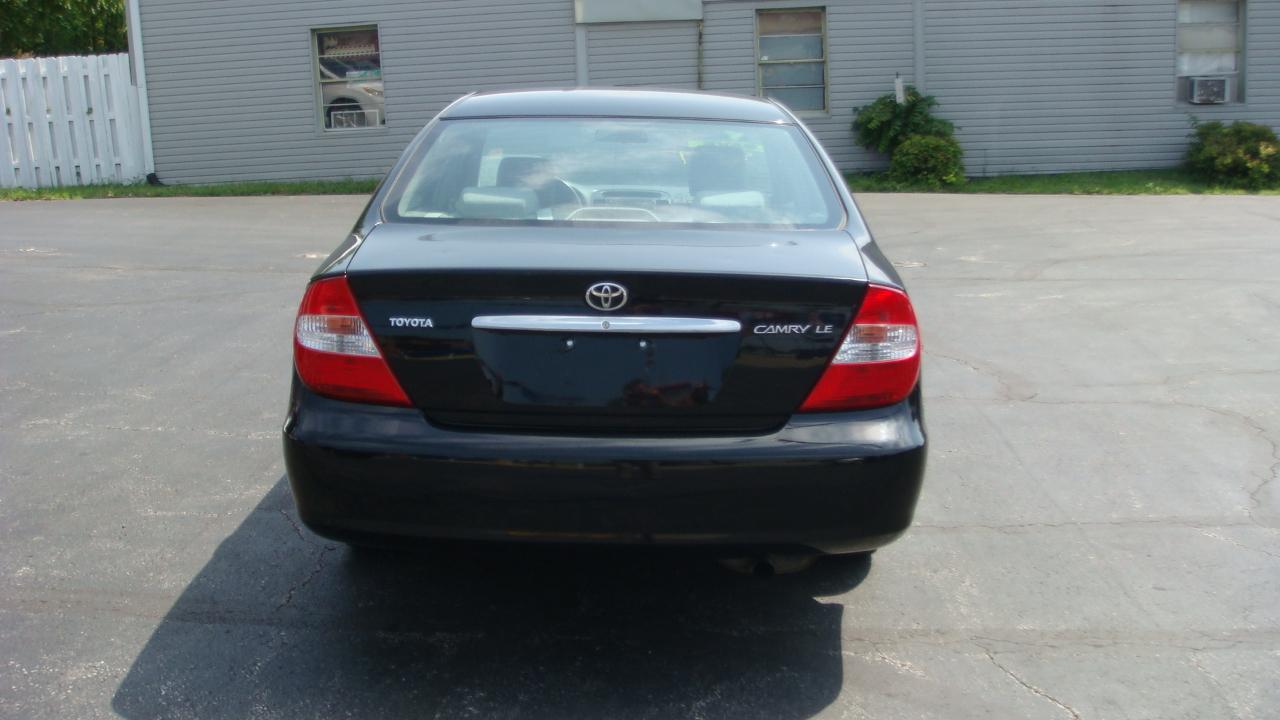 Toyota Camry LE 2004