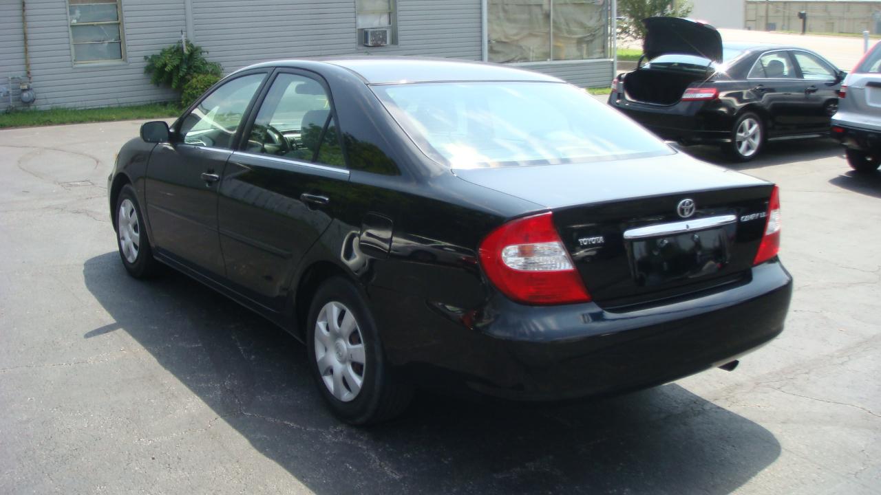 Toyota Camry LE 2004