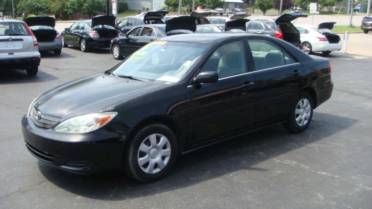 Toyota Camry LE 2004