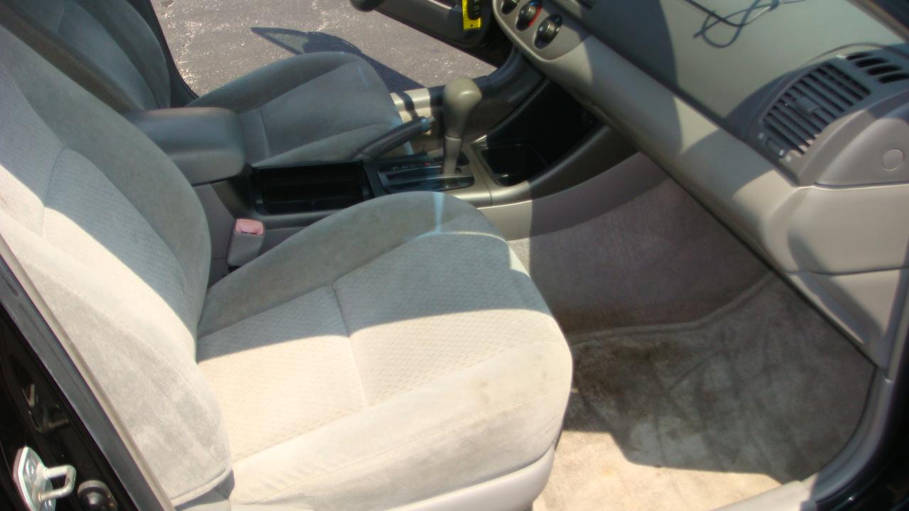 Toyota Camry LE 2004