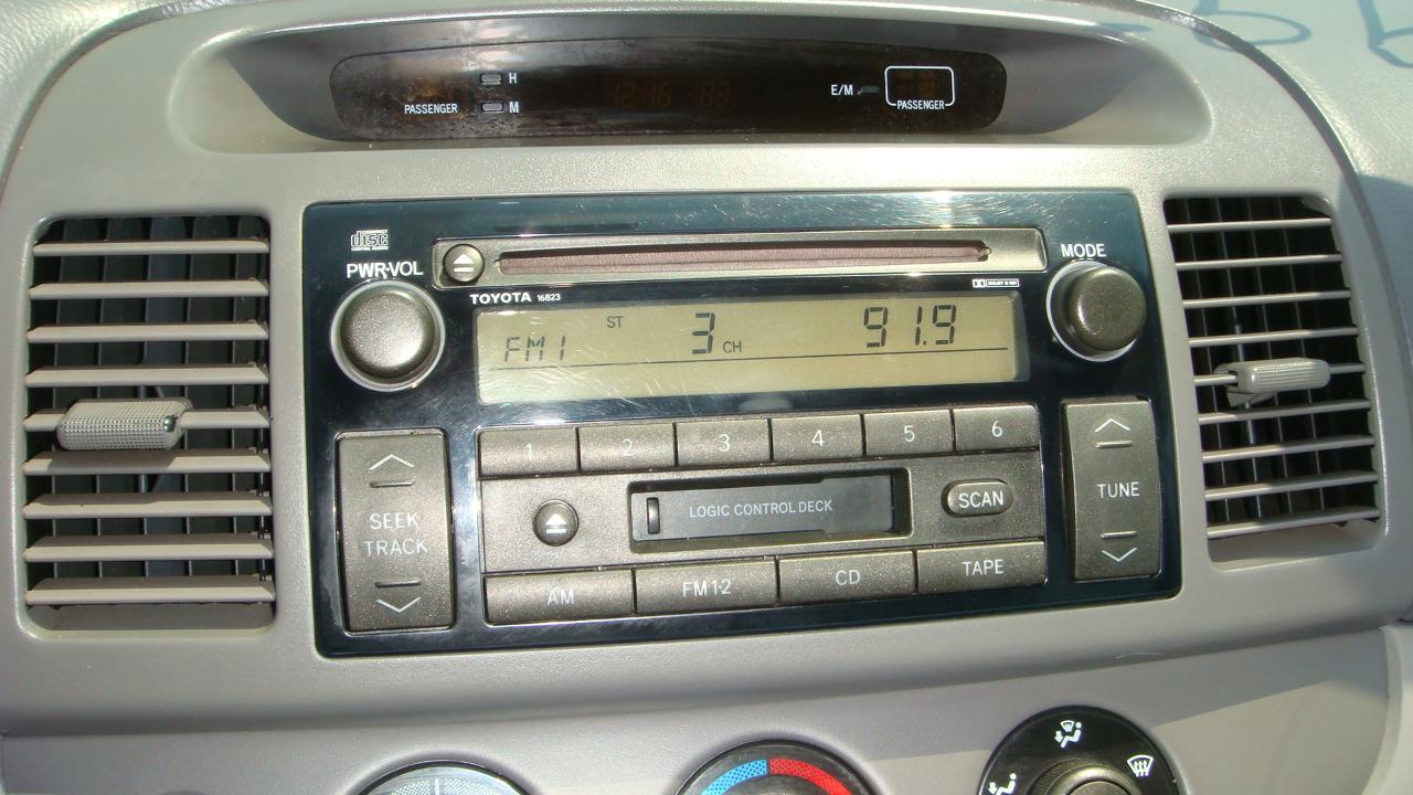 Toyota Camry LE 2004