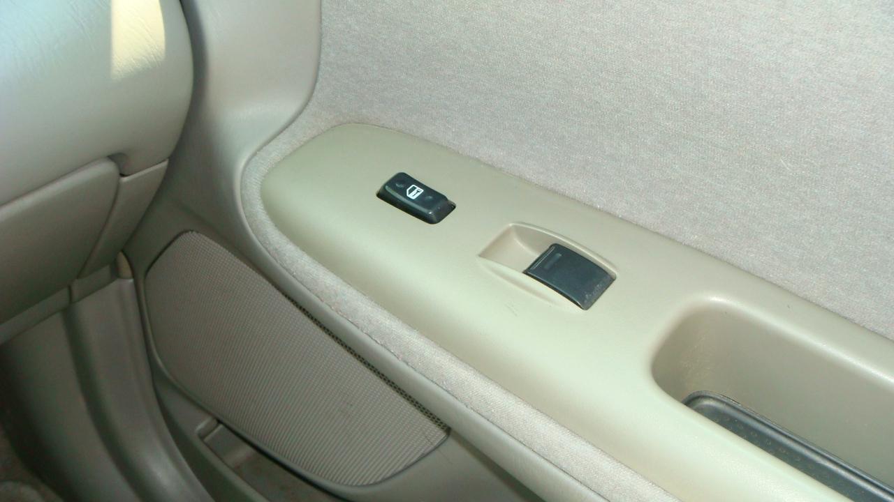 Toyota Camry LE 2004