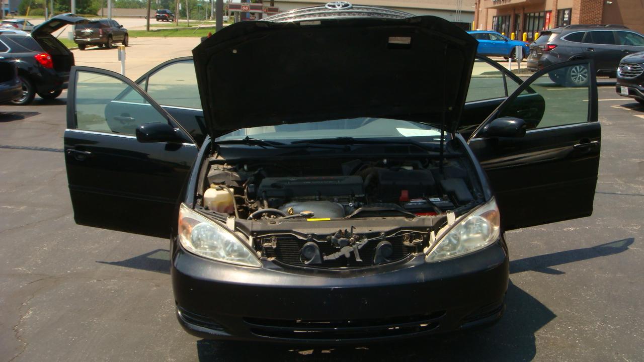 Toyota Camry LE 2004