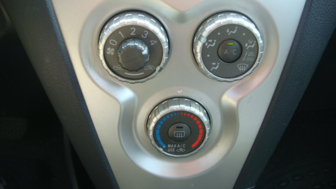Toyota Yaris Sedan 2008