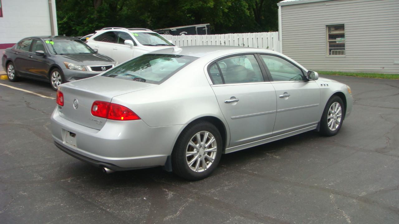 Buick Lucerne CXL 2011