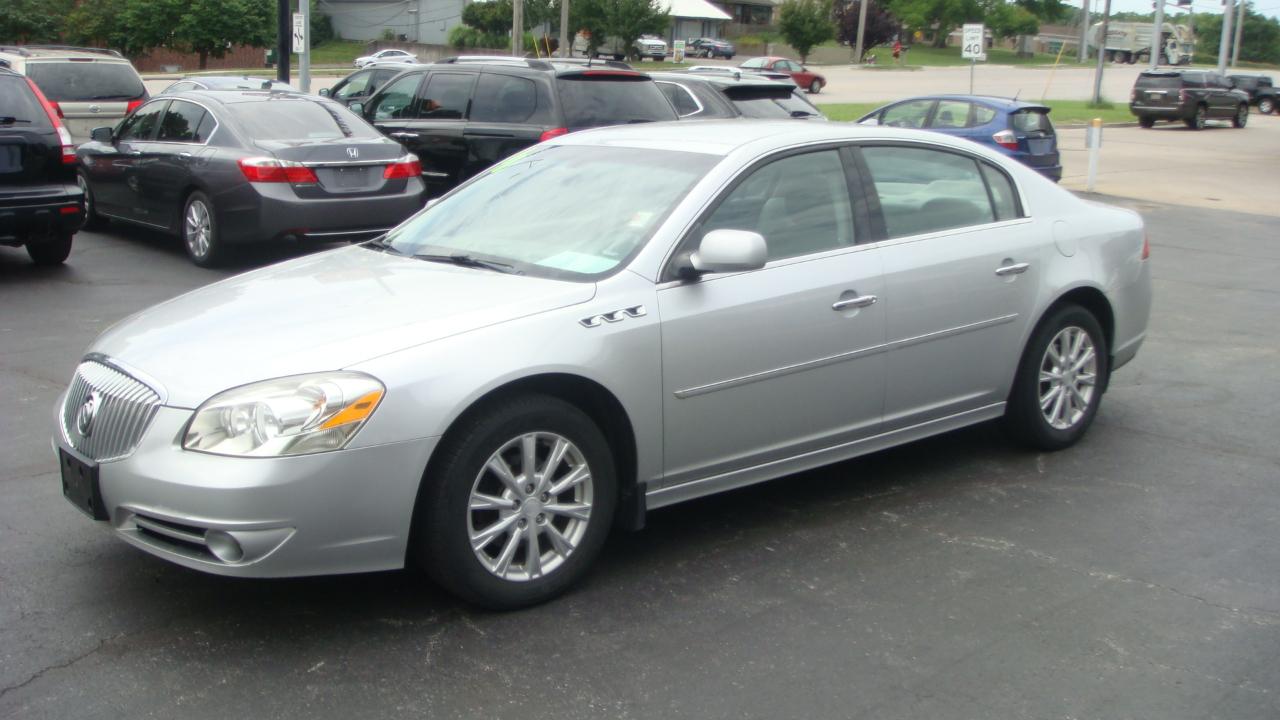 Buick Lucerne CXL 2011