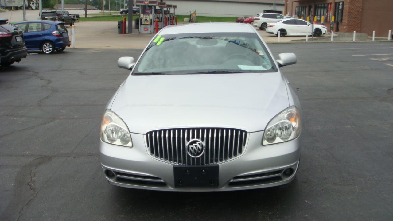 Buick Lucerne CXL 2011