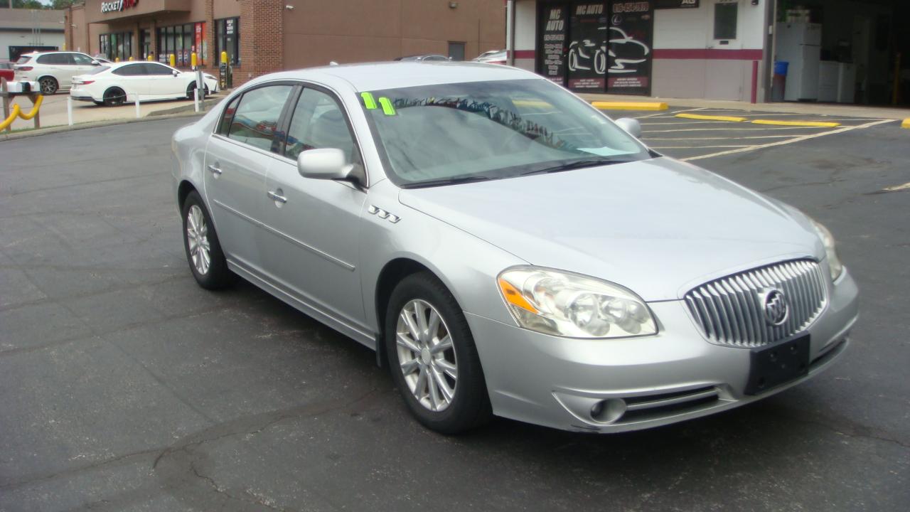 Buick Lucerne CXL 2011