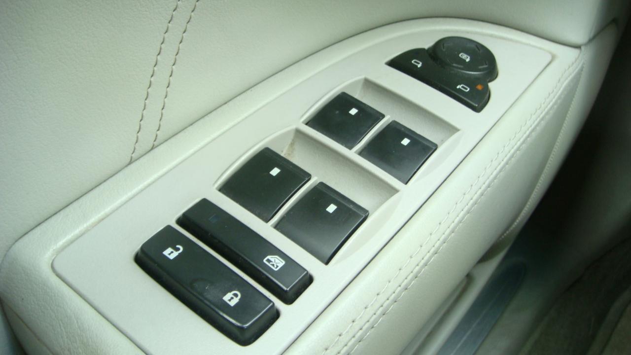 Buick Lucerne CXL 2011