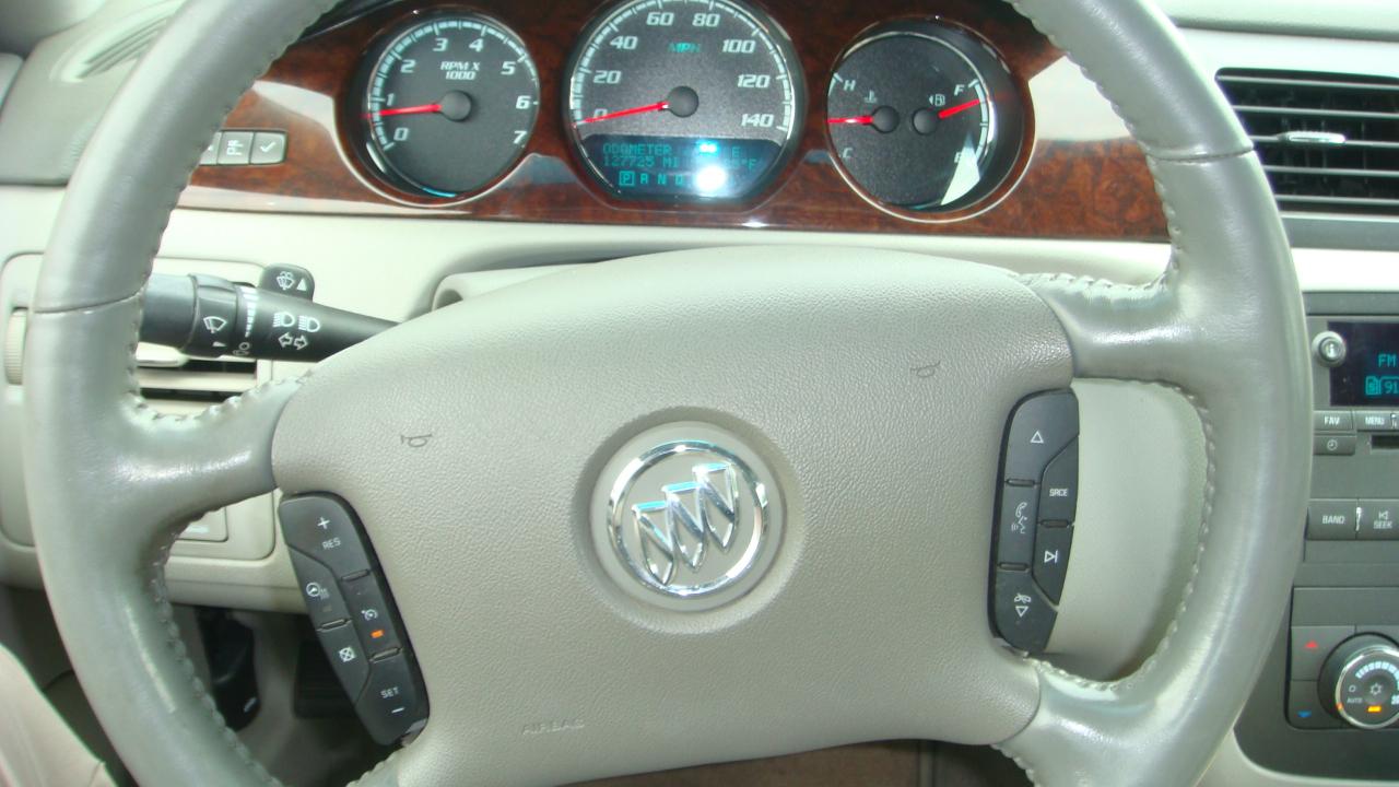 Buick Lucerne CXL 2011