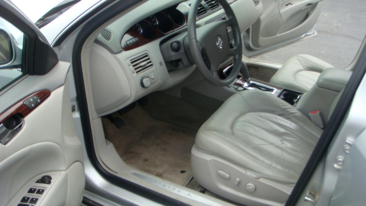 Buick Lucerne CXL 2011