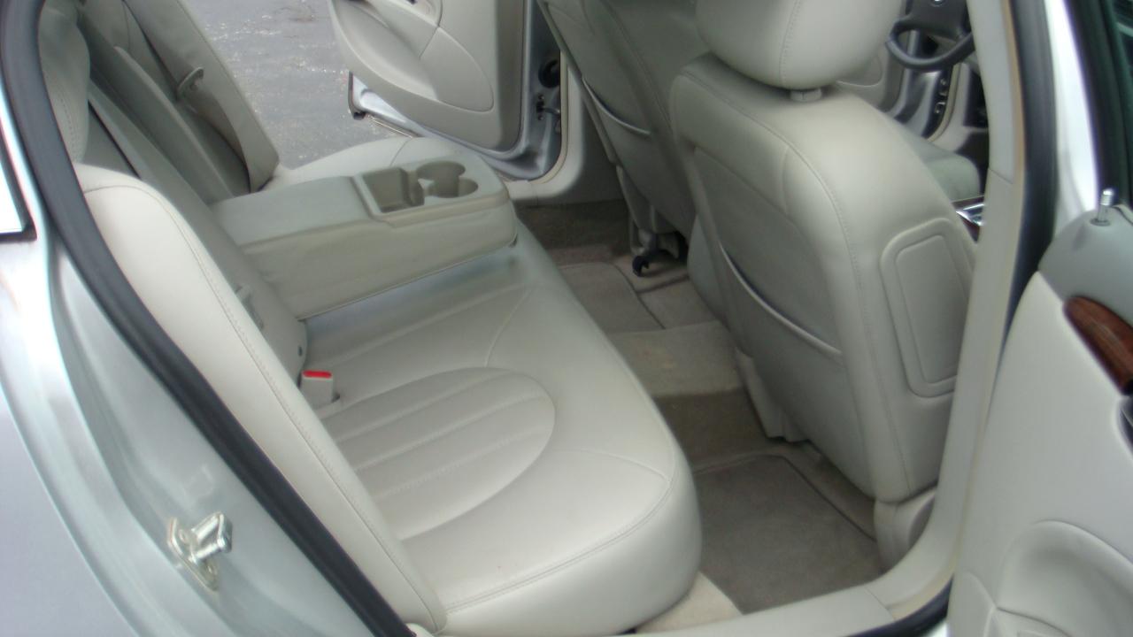 Buick Lucerne CXL 2011