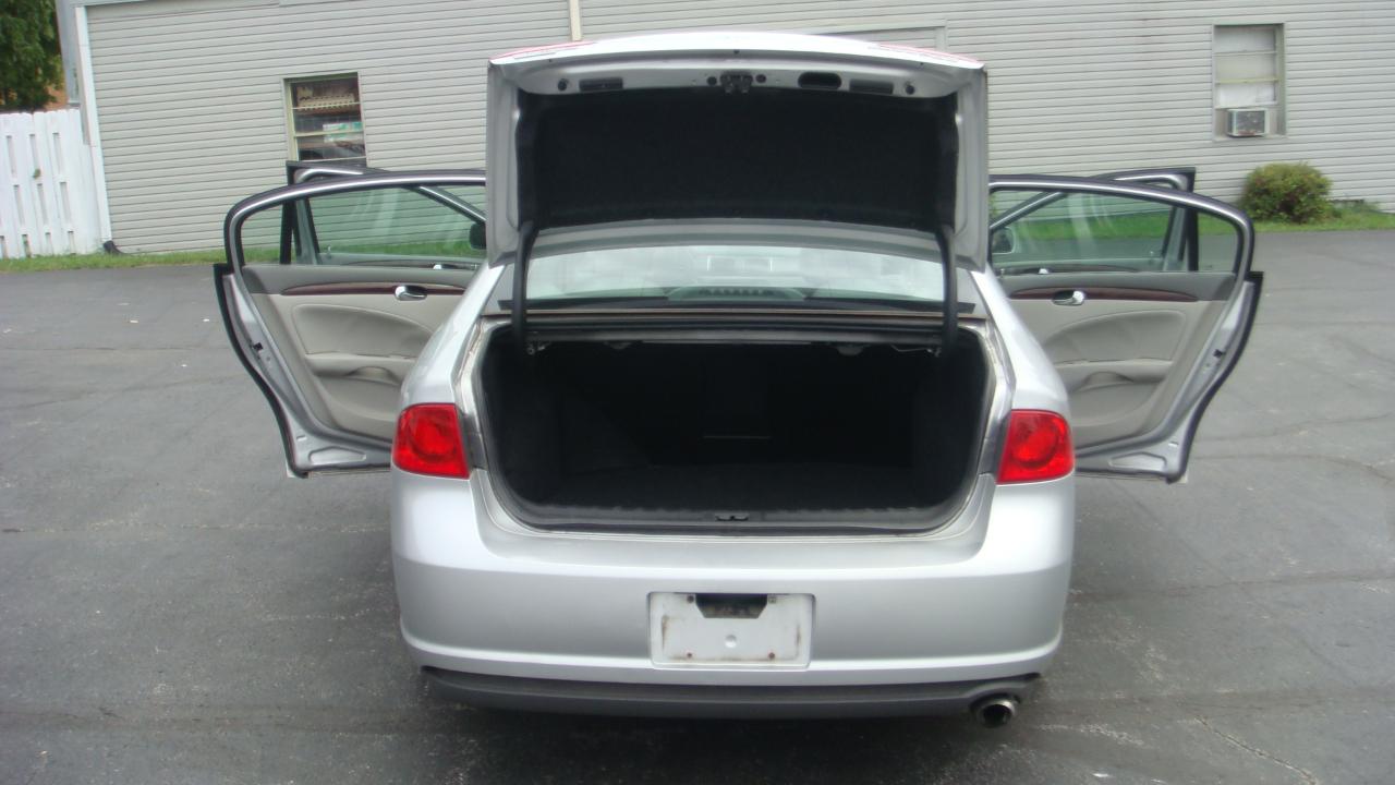 Buick Lucerne CXL 2011