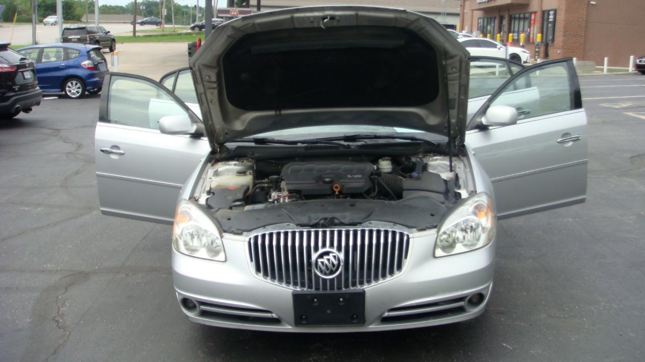 Buick Lucerne CXL 2011