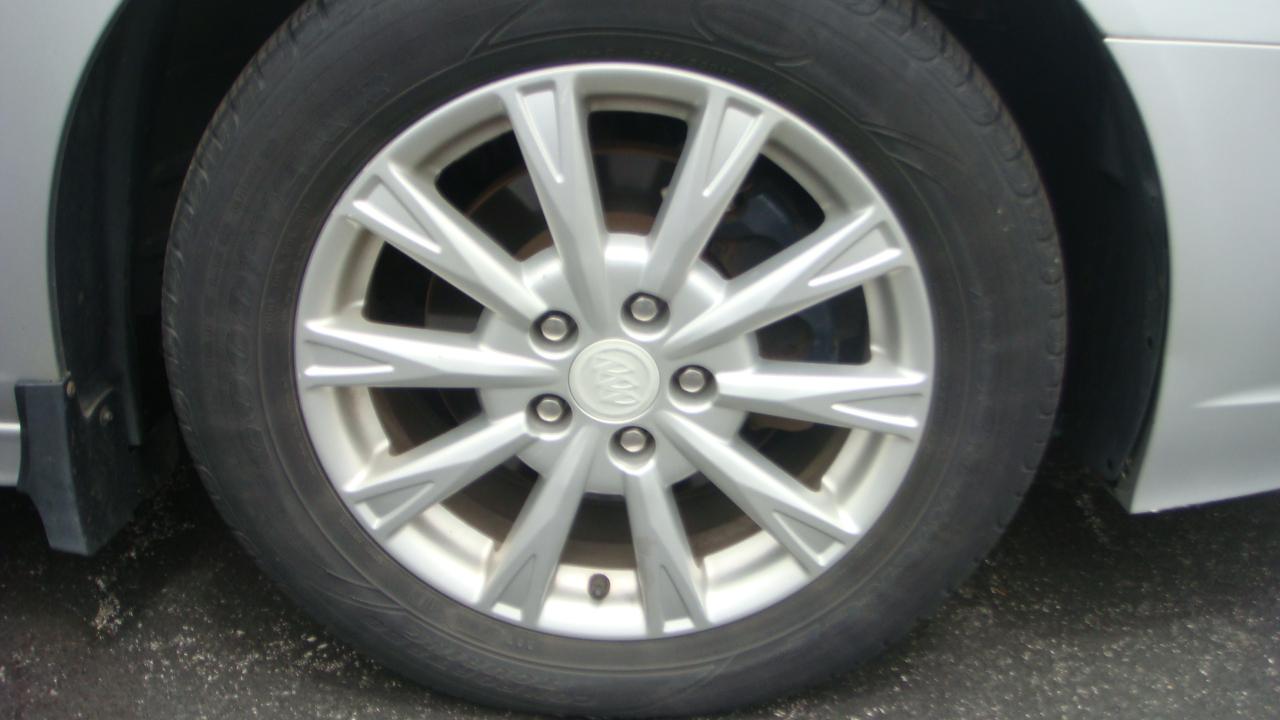 Buick Lucerne CXL 2011