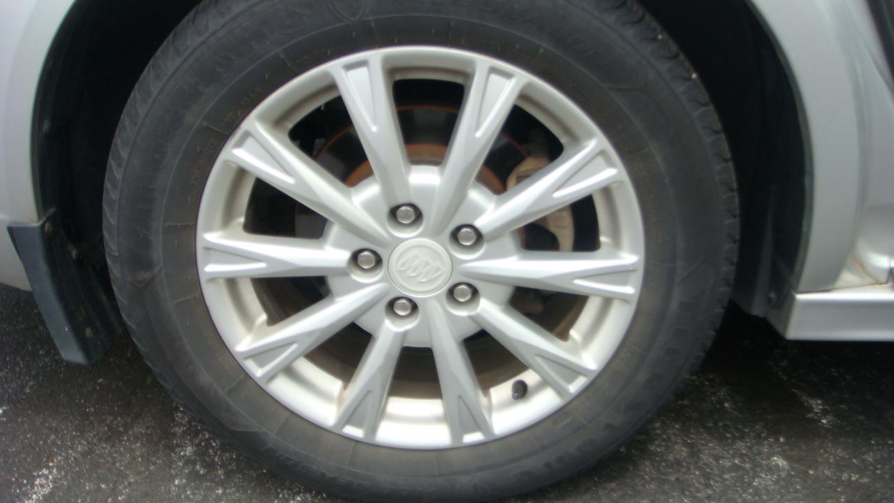Buick Lucerne CXL 2011