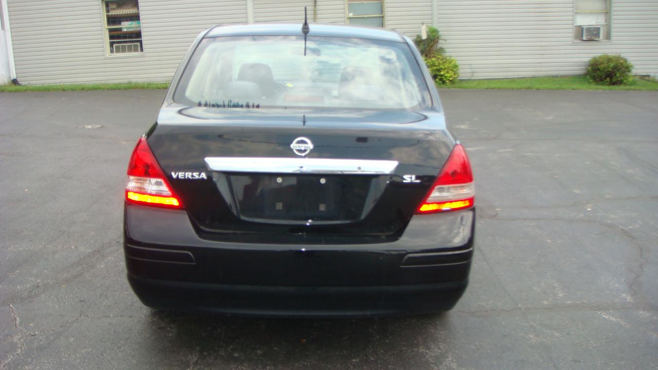Nissan Versa 1.8 S Sedan 2007