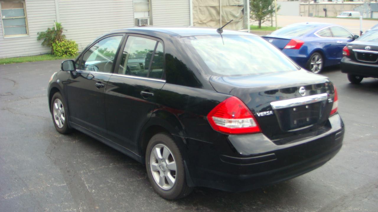 Nissan Versa 1.8 S Sedan 2007