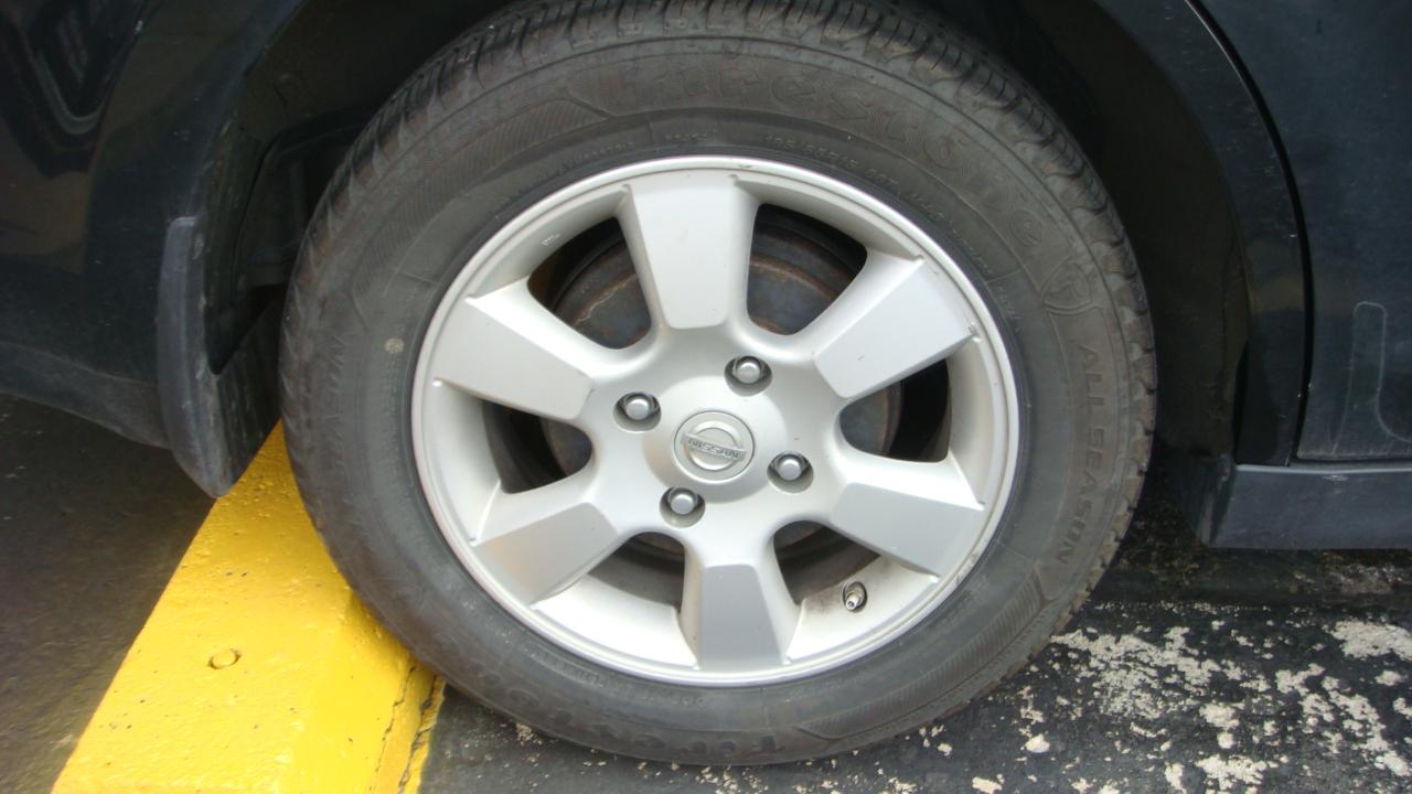 Nissan Versa 1.8 S Sedan 2007