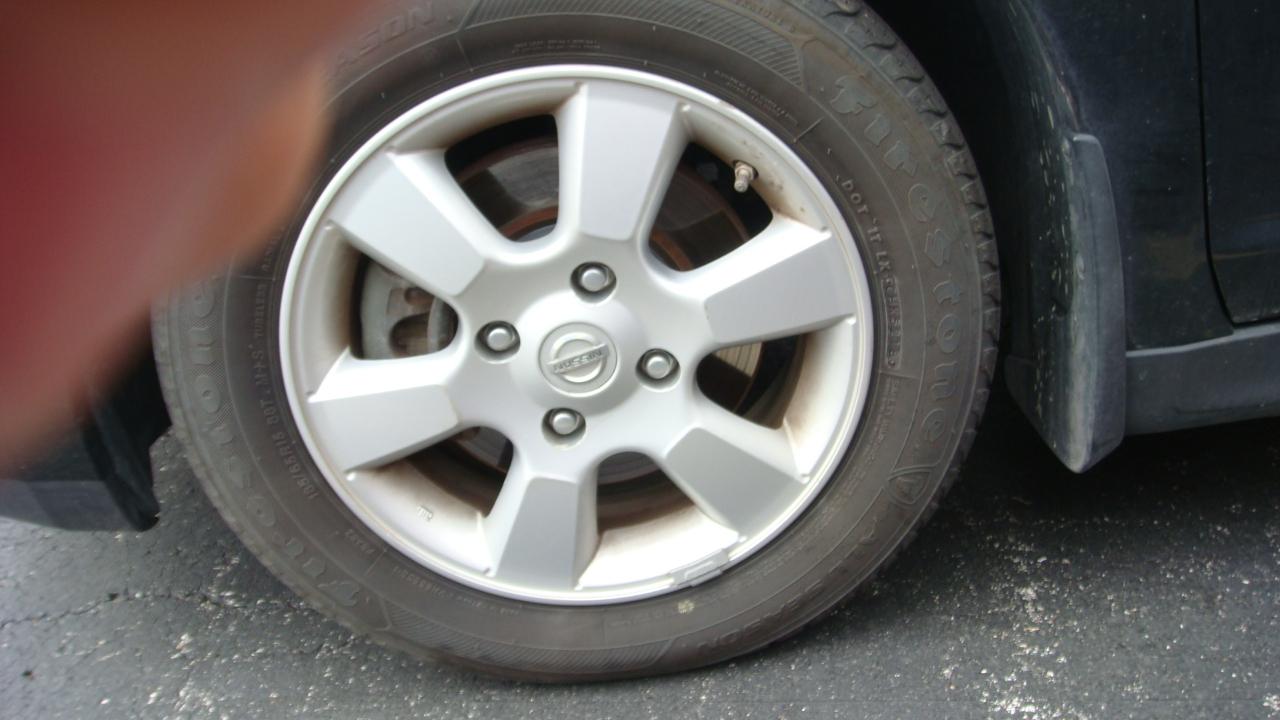 Nissan Versa 1.8 S Sedan 2007