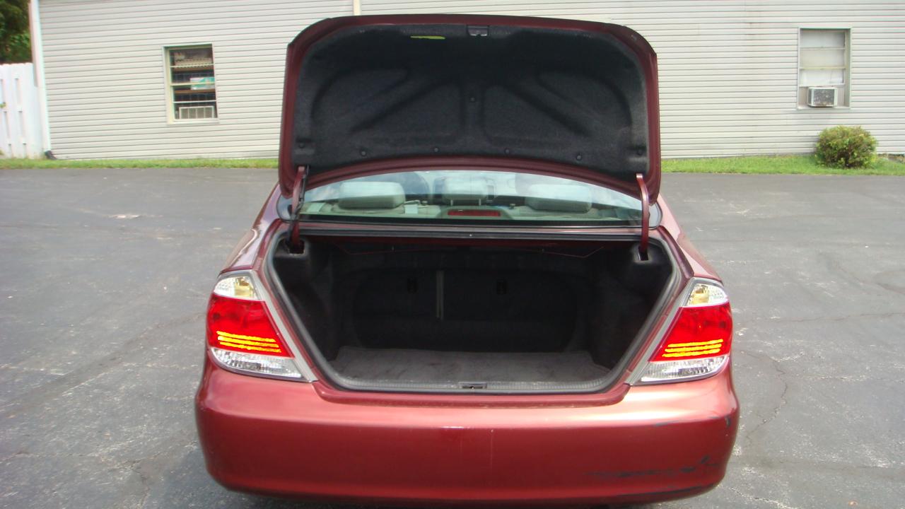 Toyota Camry LE 2005