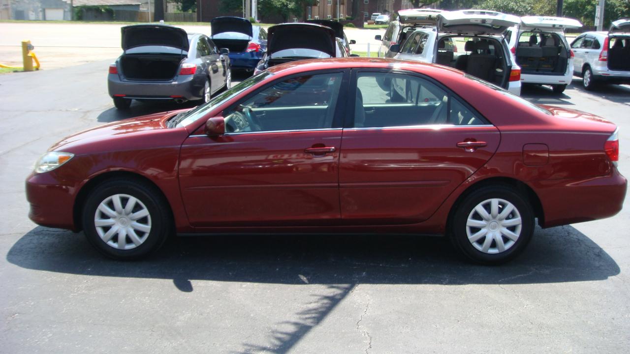 Toyota Camry LE 2005