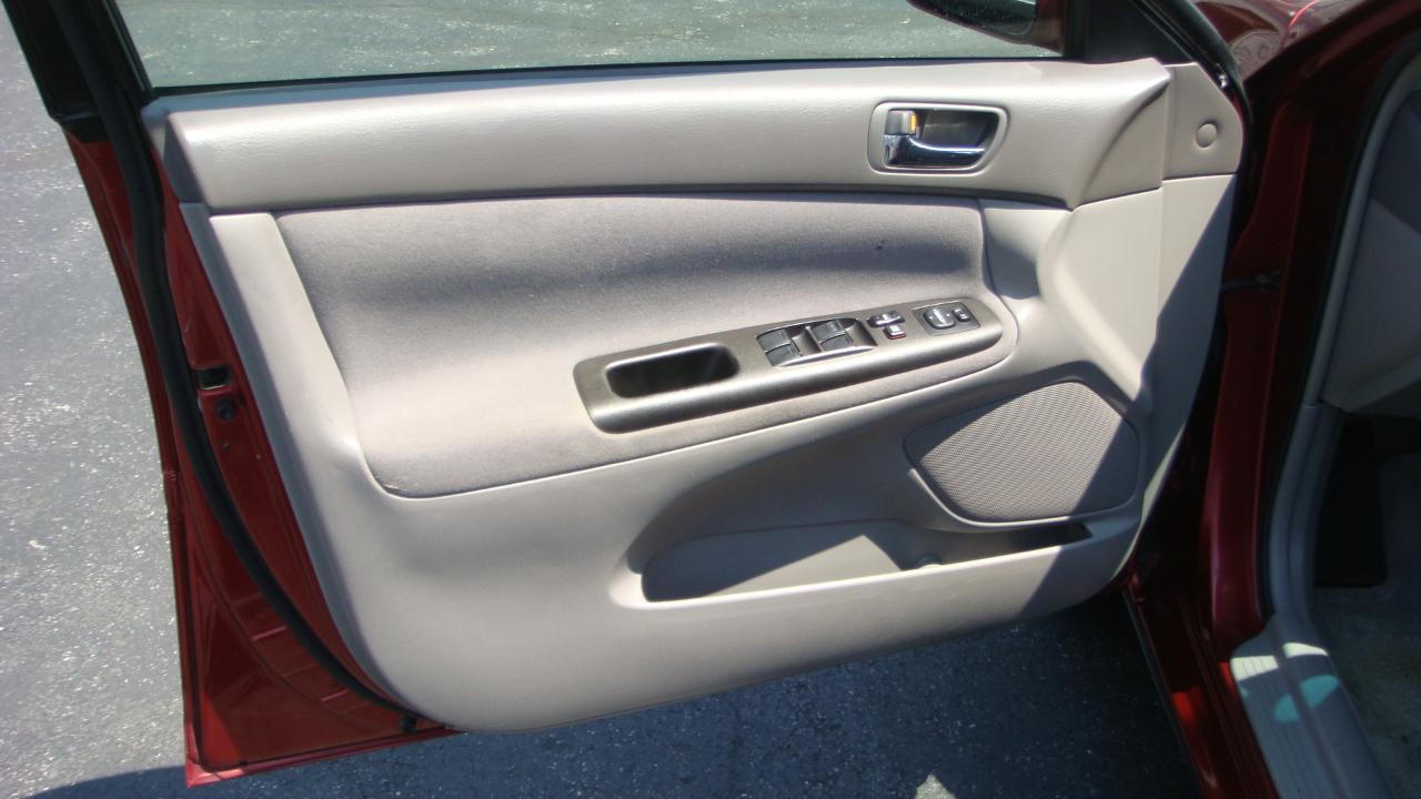 Toyota Camry LE 2005