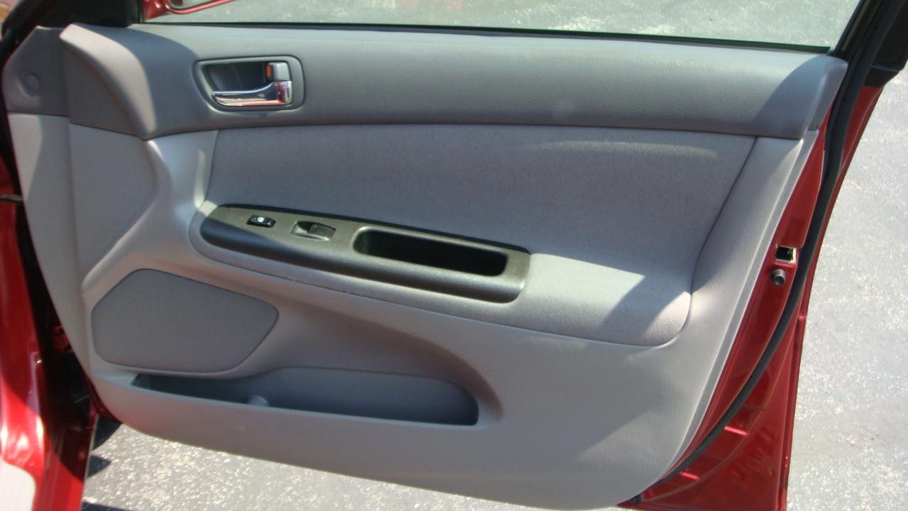 Toyota Camry LE 2005