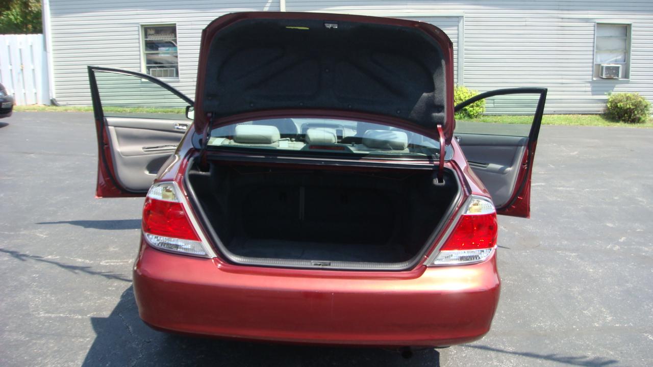 Toyota Camry LE 2005