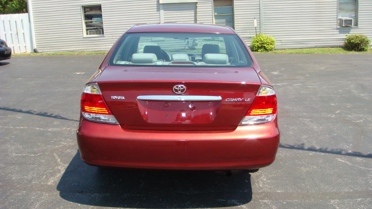 Toyota Camry LE 2005