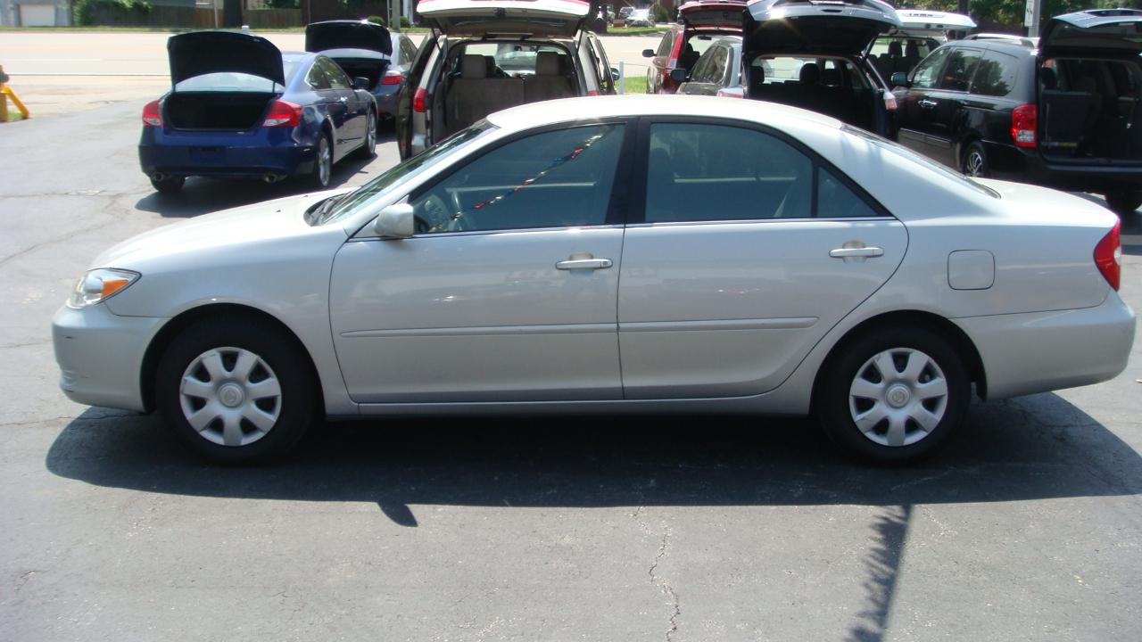 Toyota Camry LE 2002