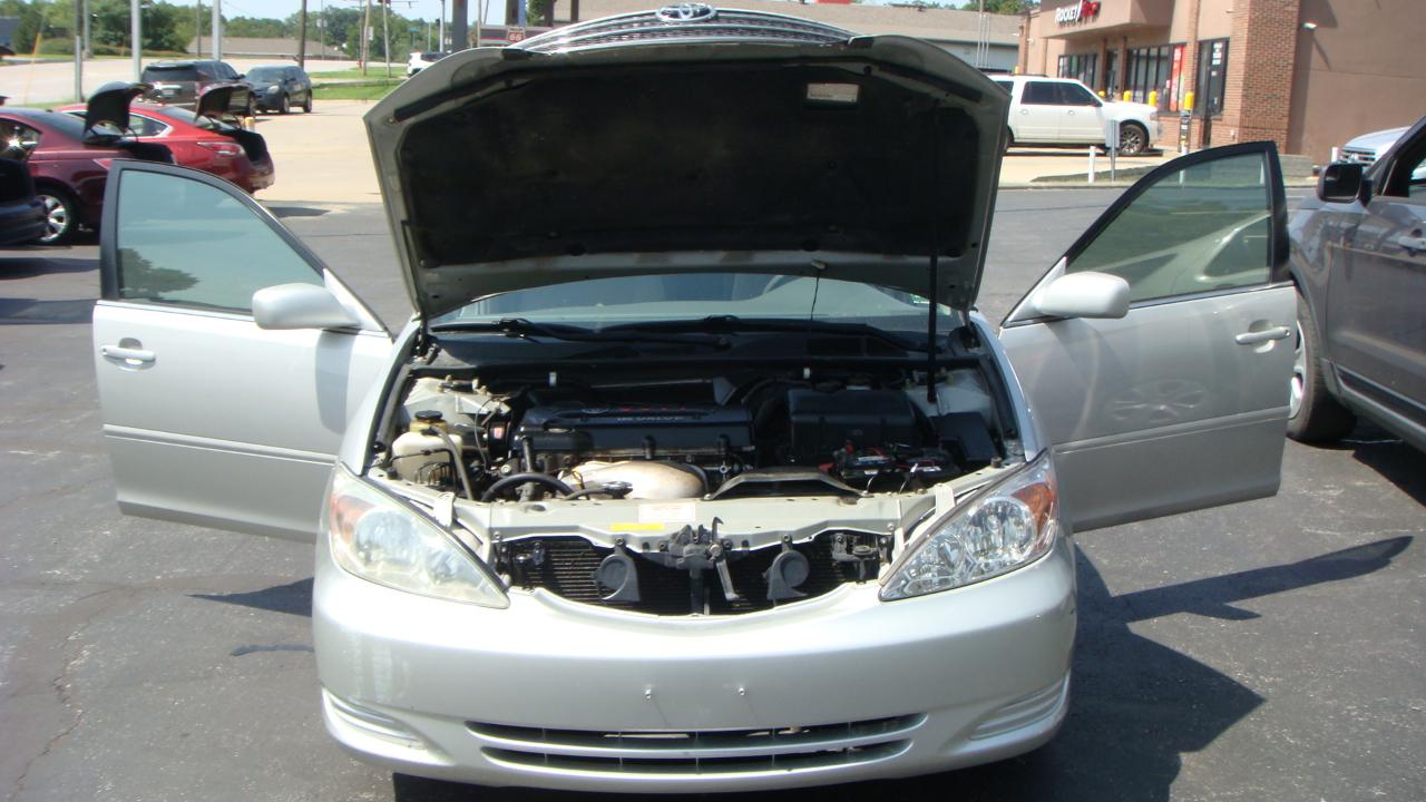 Toyota Camry LE 2002