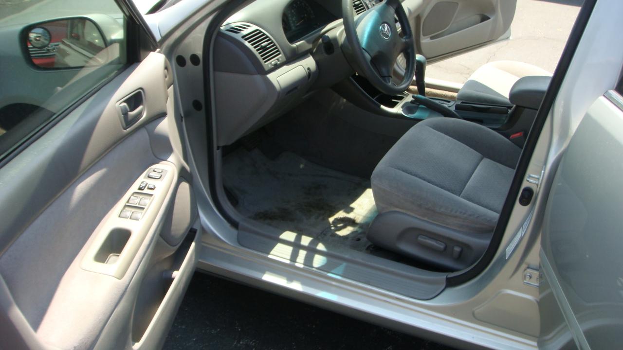 Toyota Camry LE 2002