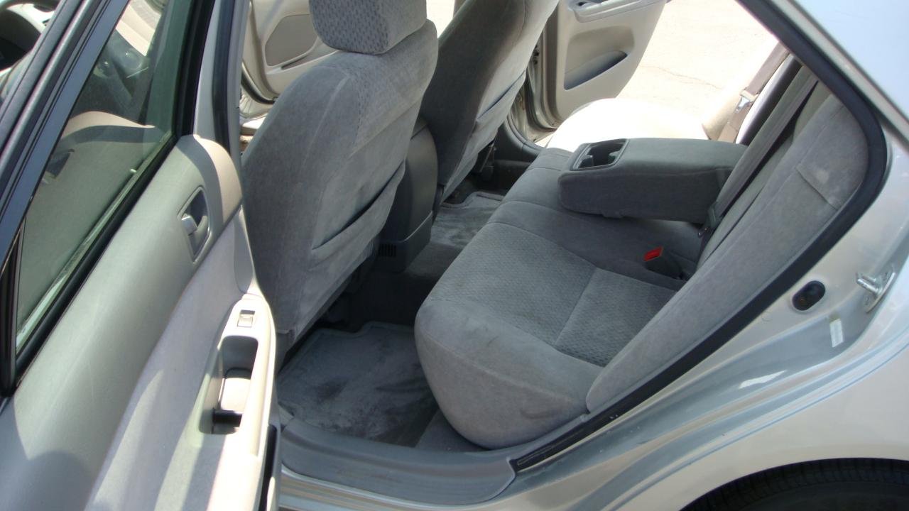 Toyota Camry LE 2002