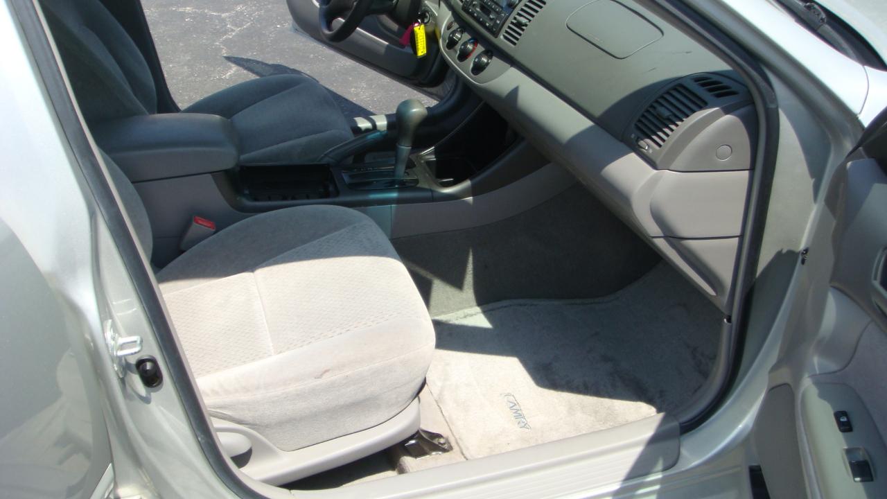 Toyota Camry LE 2002
