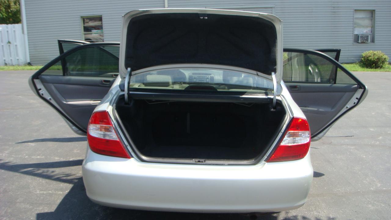 Toyota Camry LE 2002