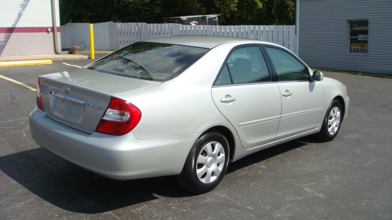 Toyota Camry LE 2002