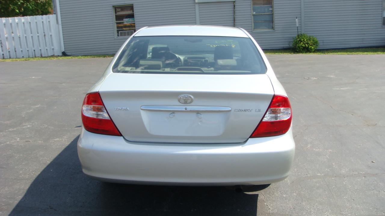 Toyota Camry LE 2002