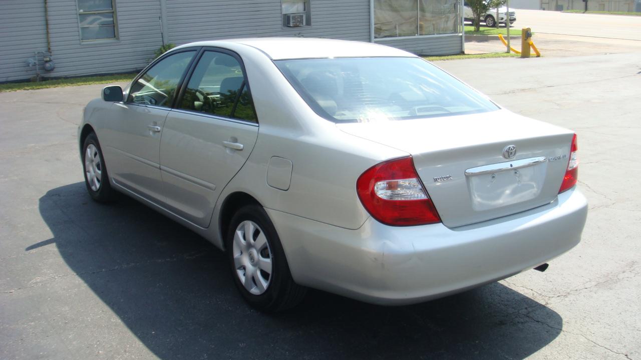 Toyota Camry LE 2002