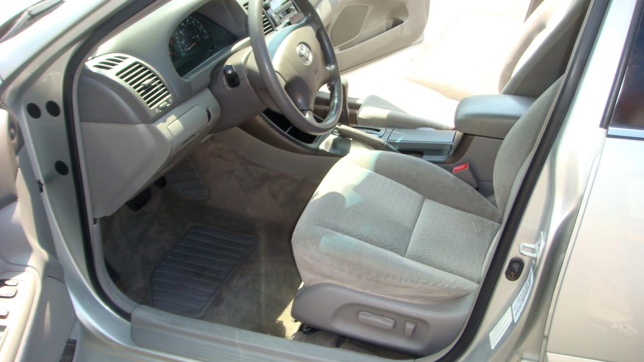 Toyota Camry LE 2002